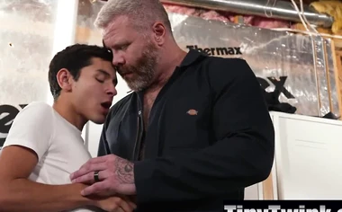 Burly Dilf and Made No Attempt to Hide His Attraction and Desire - Tinytwink