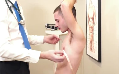 Short teen deepthroats throbbing daddy cock before intense ass fuck