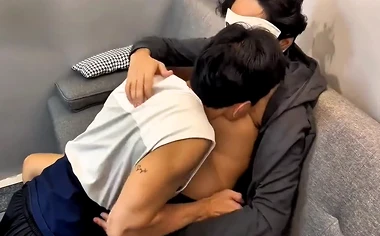 I Invite Boyfriend to My Home, and He Sticks His Huge Cock All the Way Into My Tight Ass