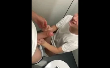 sucking best friend between class