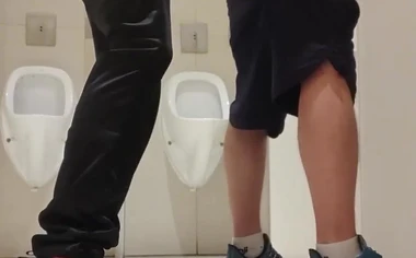 FUCKING IN THE SHOPPING BATHROOM UNTIL WE MAKE SQUIRTS (COMPLETE ON RED)